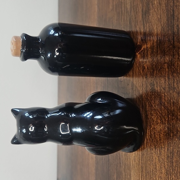 Black Cat and Potion Bottle S&P Set - Picture 2 of 4